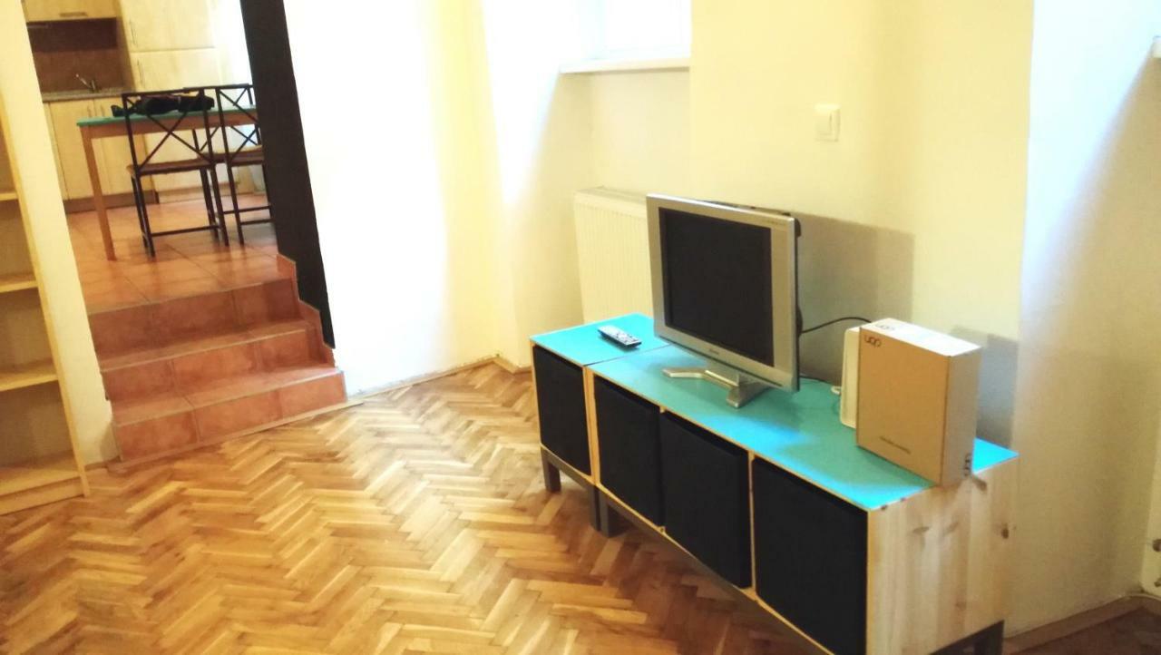 Apartment Mona - Old Town Bratislava Bagian luar foto